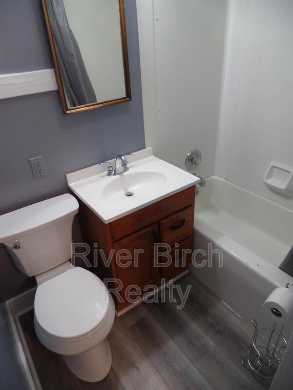 Building Photo - 457 W Lawrence Ave