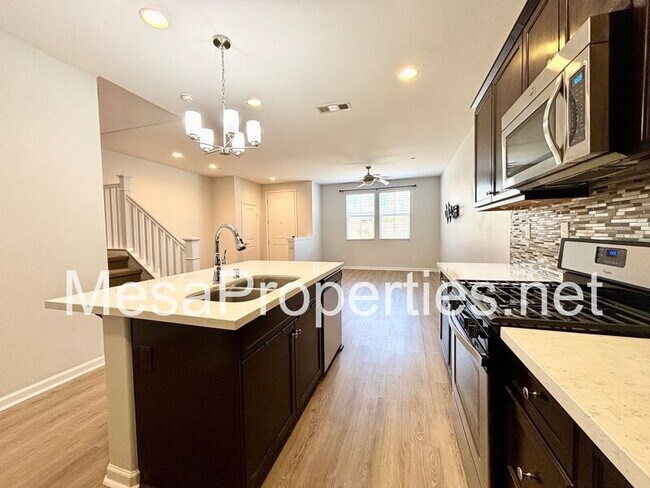 Building Photo - 2922 E Via Fiano