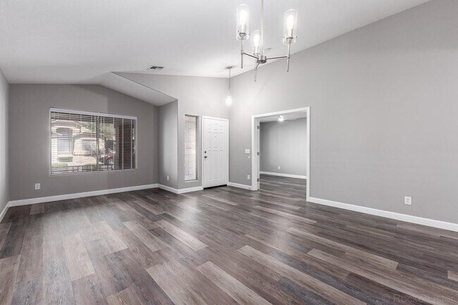 Building Photo - 2313 W Straight Arrow Ln