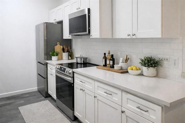 Building Photo - 9600 Royal Ln