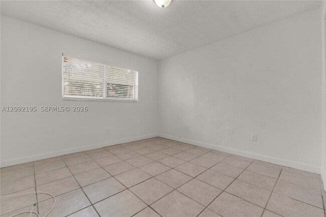 Building Photo - 6318 SW 25th St