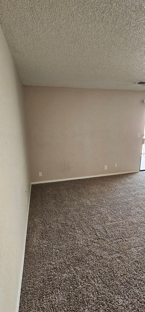 Building Photo - 715 Mikkelsen Dr