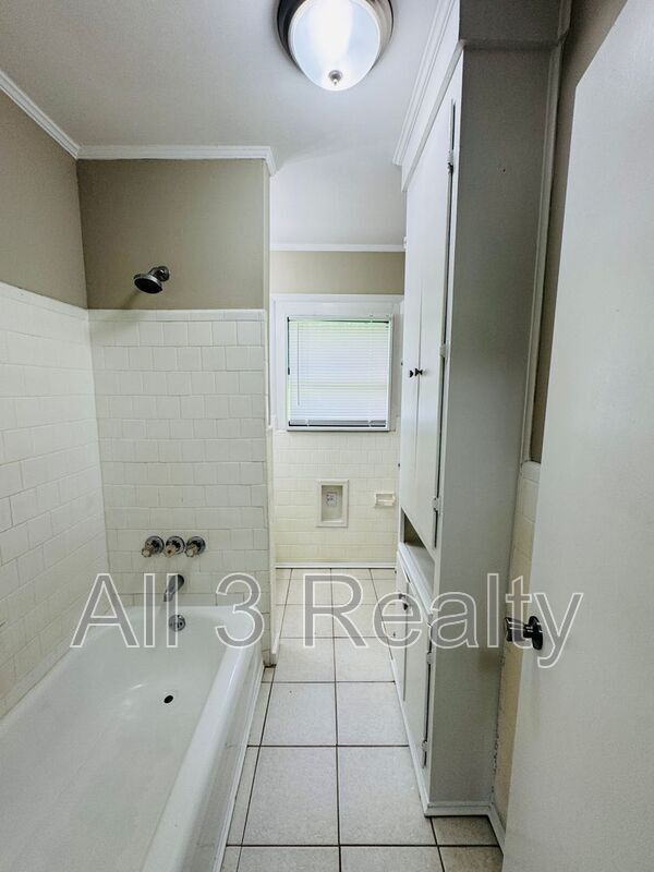 Building Photo - 957 Parkwood Ct
