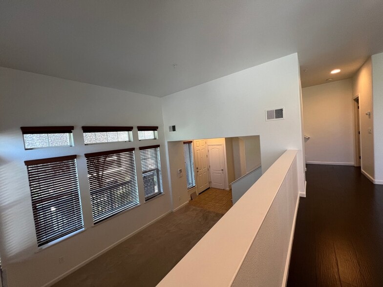 Building Photo - 357 Destino Cir