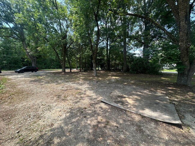 Building Photo - 306 Chinquapin Rd