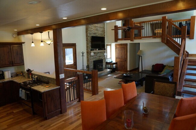 Building Photo - Available Now! Boulder’s Best-Kept Secret Fully Furnished | Mountain Living in Town