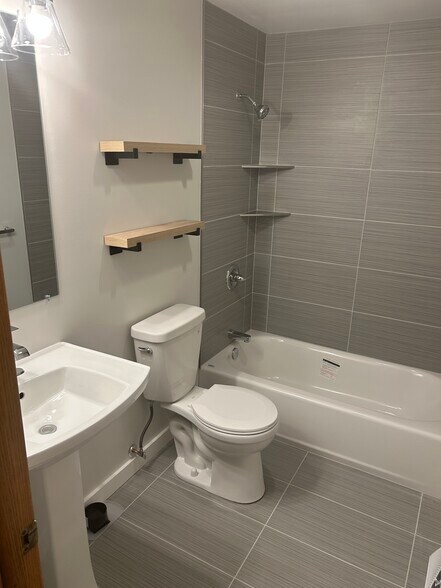 Primary Photo - 234 E 33rd St