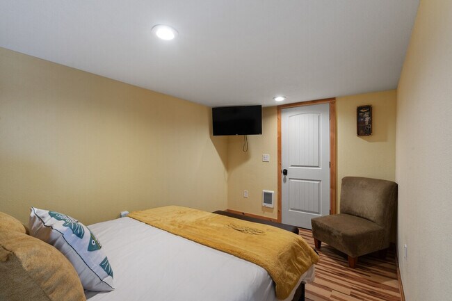 Building Photo - 11582 Washougal River Rd