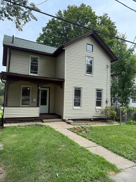 Primary Photo - 26 10th St SW