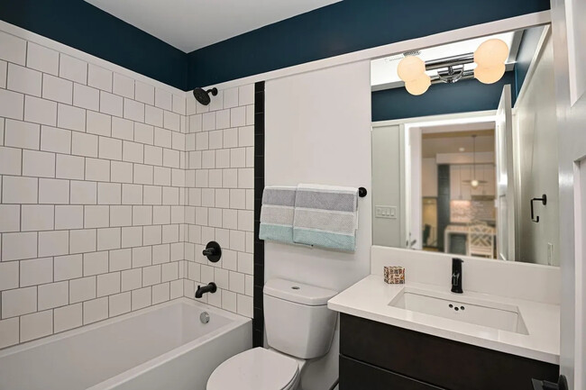 Building Photo - 32 E Court St