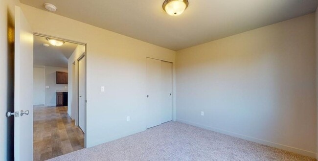 Building Photo - Modern 3 Bedroom, 2 Bathroom Townhouse for...