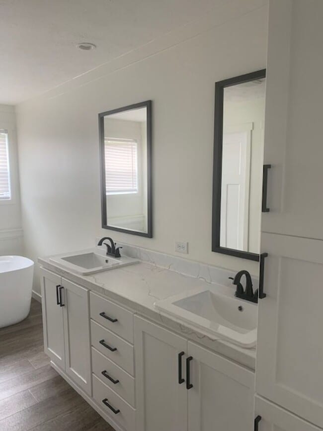 Building Photo - 561 Morris Bridge Rd