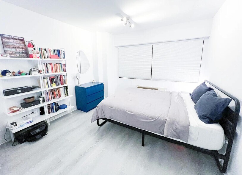 Building Photo - 2141 I St NW