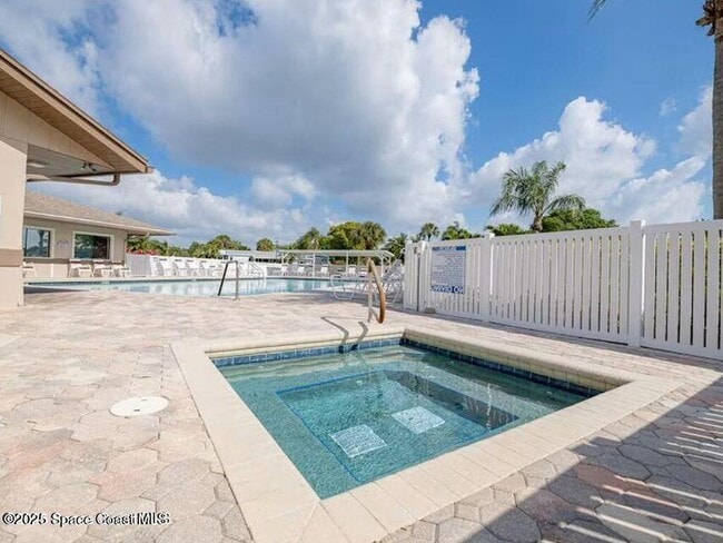 Building Photo - 4619 Goldfinch Ln