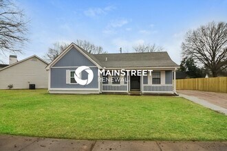 Building Photo - 3 Bedroom Pet-Friendly Home in Memphis, TN with Main Street Renewal