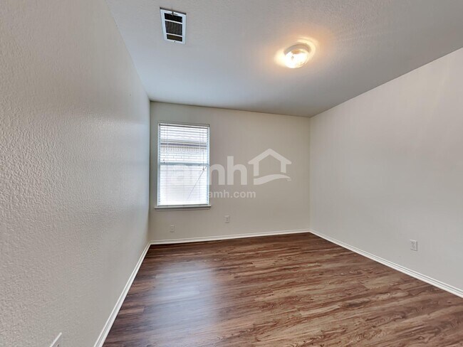 Building Photo - 12424 Silver Mist Trail