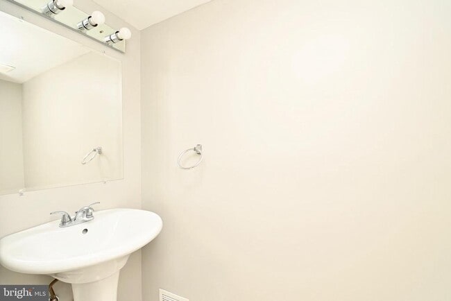 Building Photo - 2767 January Ct