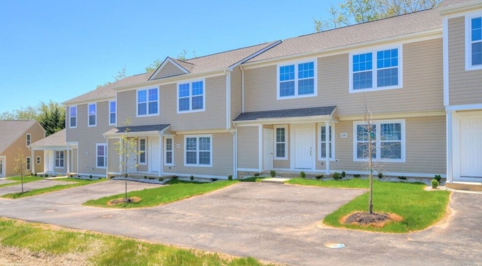 Building Photo - 335 Twisted Oak Dr NW