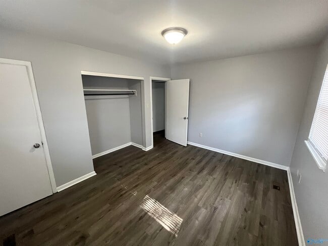 Building Photo - 3100 NW Las Animas Ave