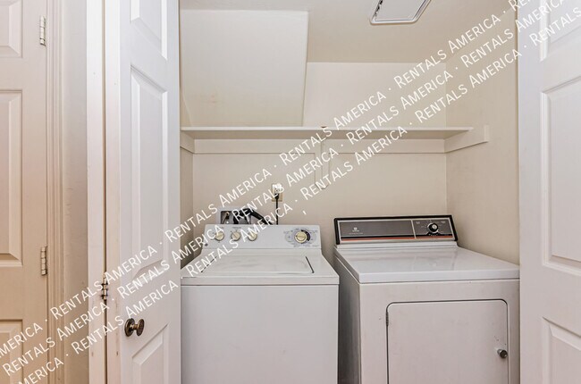 Building Photo - 9449 E Star Water Dr