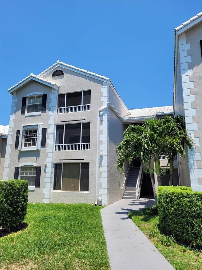 Building Photo - 2890 N Oakland Forest Dr