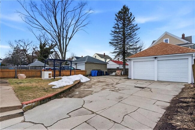 Building Photo - 63 Park Ave