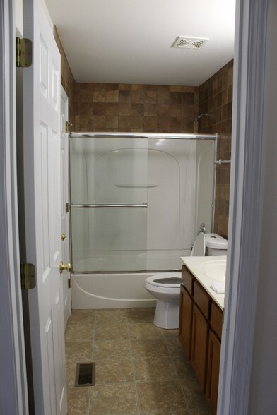 Building Photo - 32 Brushy Brook Ct