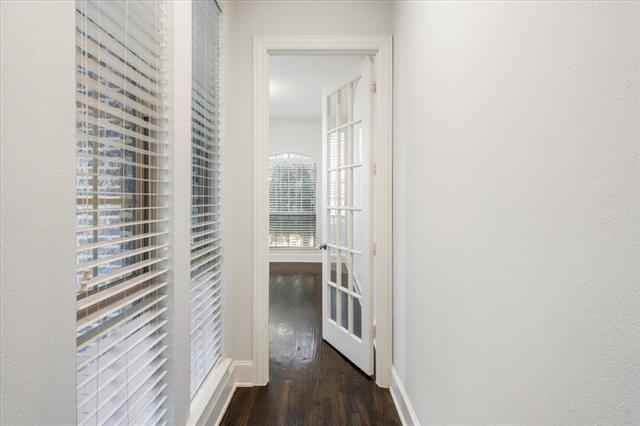 Building Photo - 910 Ontzlake Dr