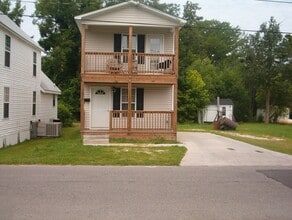 Building Photo - 1019 Hunter St