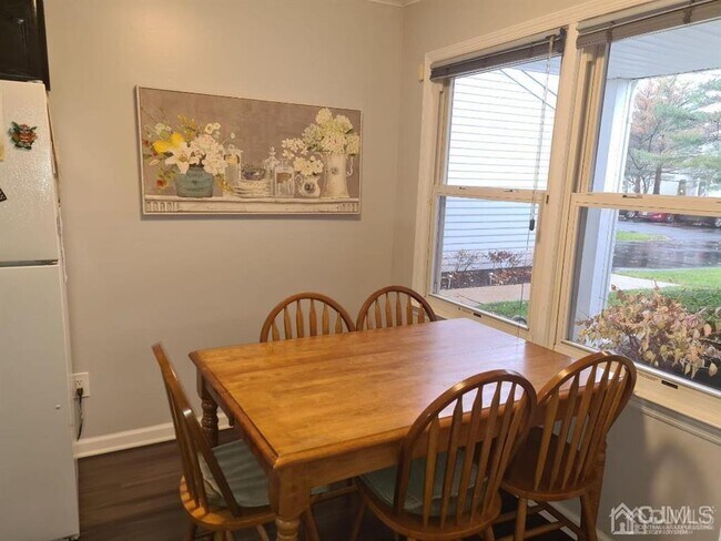 Building Photo - 36 Upperbrook Ct