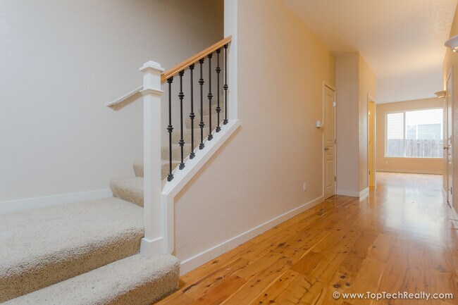 Building Photo - 182 NW 209th Ave