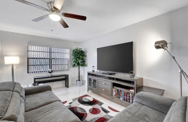 Building Photo - 106 Piedmont Way