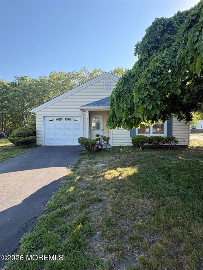 Building Photo - 2 Elm Ct