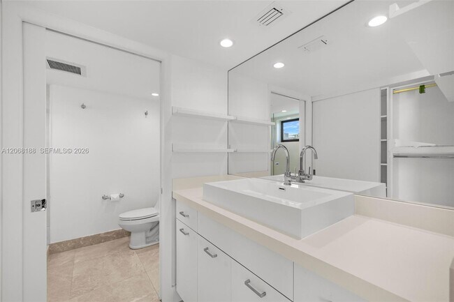 Building Photo - 225 E Enid Dr