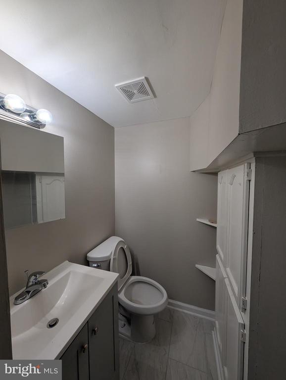 Building Photo - 2 Hawkesbury Ct