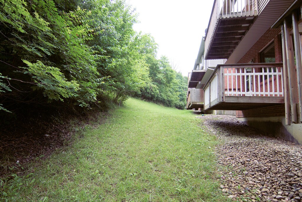 Building Photo - 2020 Benton Rd