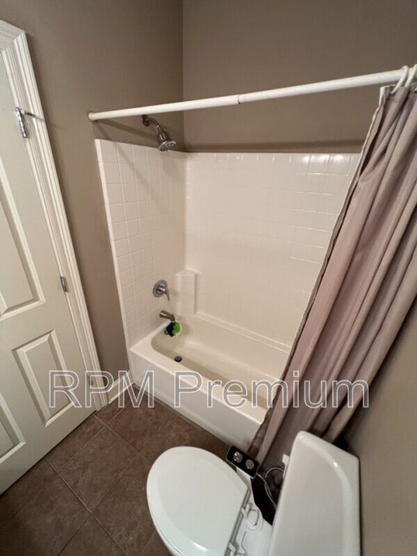 Building Photo - 4000 Mchugh Rd