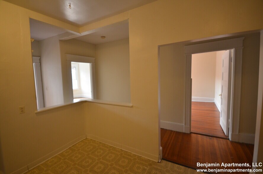 Building Photo - 1589 Beacon St