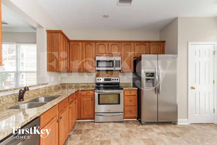 Building Photo - 12655 Windyedge Rd