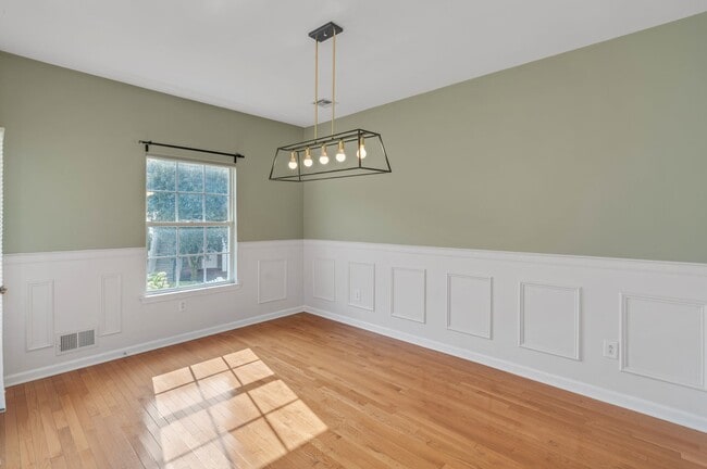 Building Photo - 66 Bergen Ridge Rd