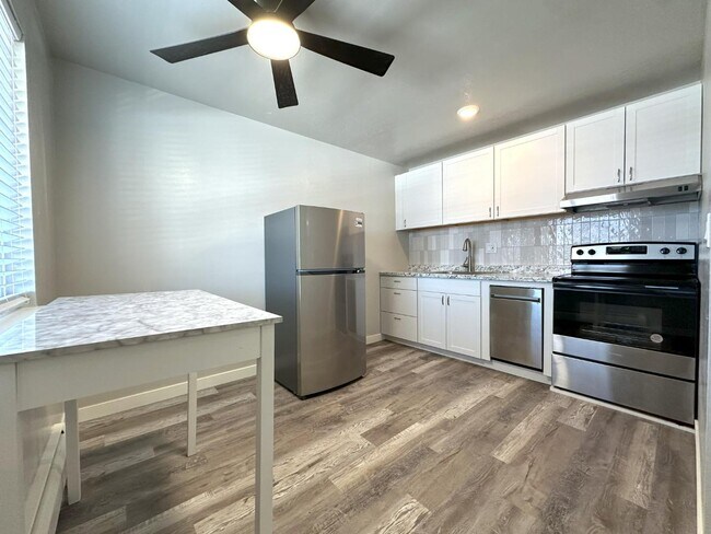 Building Photo - 3705 Quail St