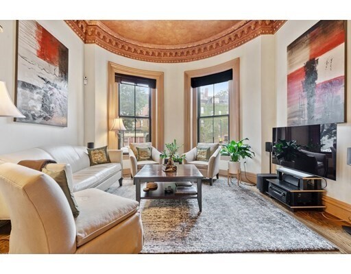 Building Photo - 598 Tremont St