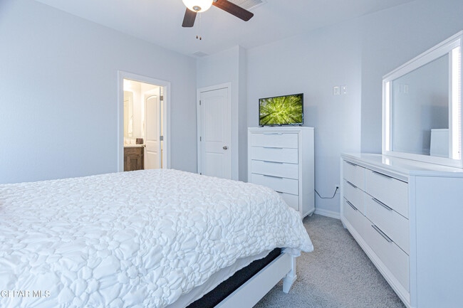 Building Photo - 546 Spanish Oak Dr