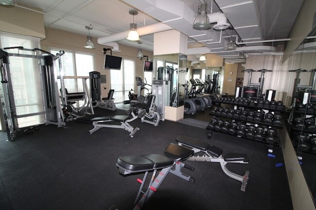 Building Photo - 2 E Erie St