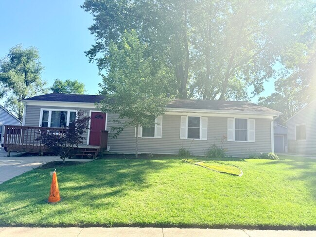 Building Photo - 419 Singapore Ln