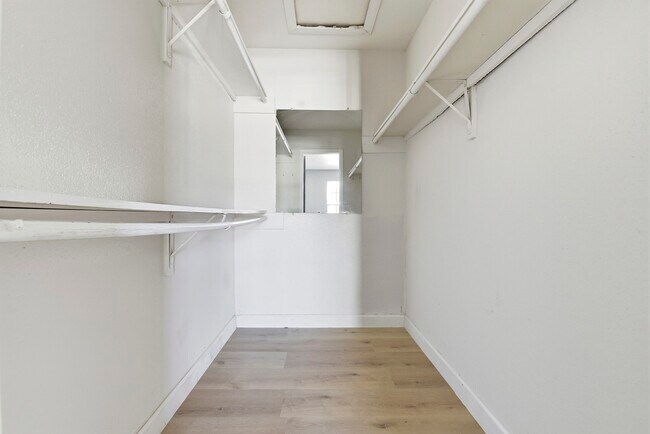 Building Photo - 2750 Holly Hall St