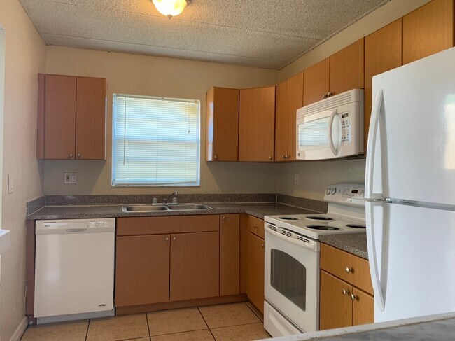 Primary Photo - 1bed/1bath move-in ready condo $1140/month available December 2025