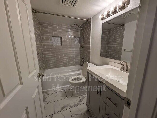 Building Photo - 1808 K St