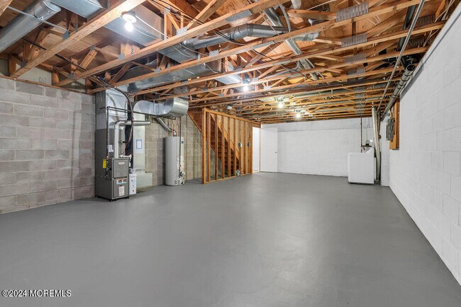 Building Photo - 87 Richmond Ct S