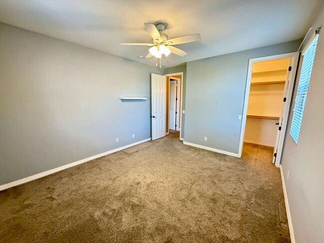 Building Photo - 6250 S Rochester Dr